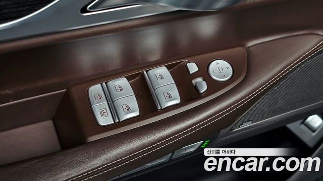BMW 7-Series 2017 — photo 15