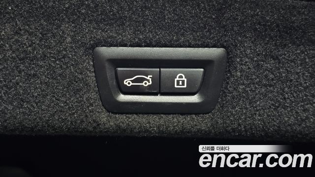 BMW 7-Series 2017 — photo 18