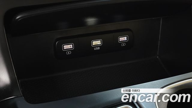 Kia Canival 2021 — photo 25