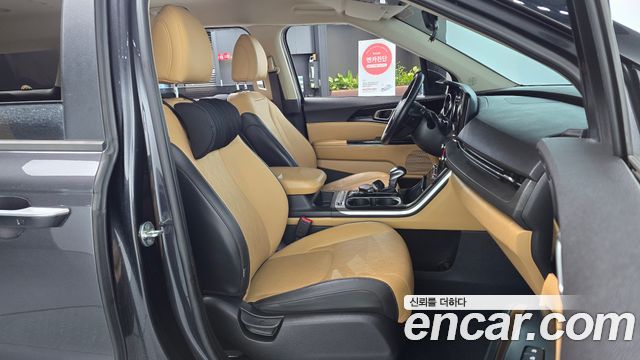 Kia Canival 2021 — photo 16
