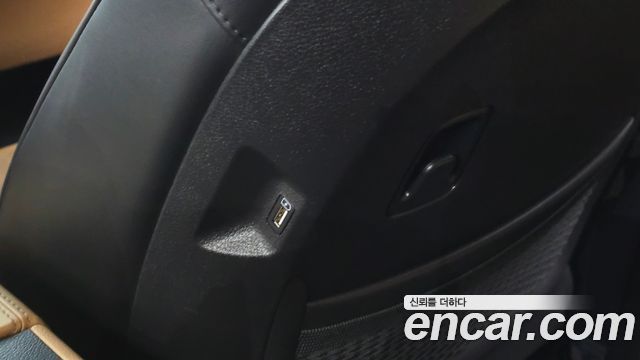 Kia Canival 2021 — photo 29