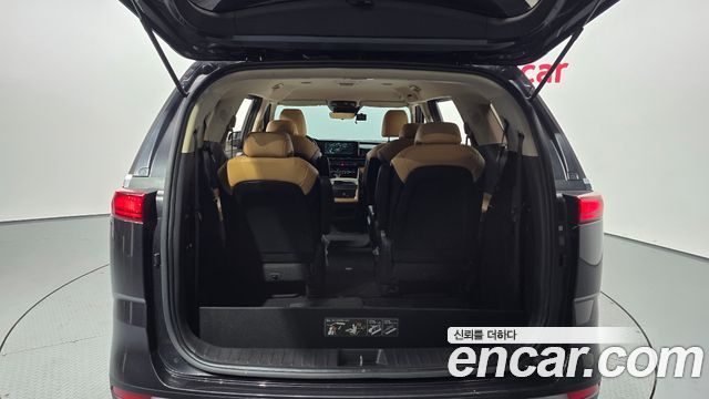 Kia Canival 2021 — photo 30