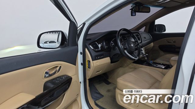 Kia Canival 2019 — photo 10