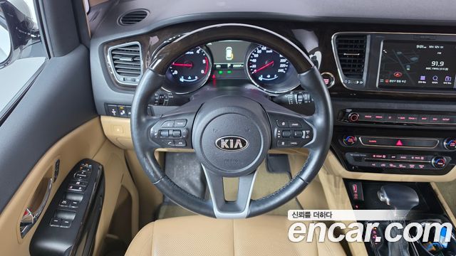 Kia Canival 2019 — photo 14