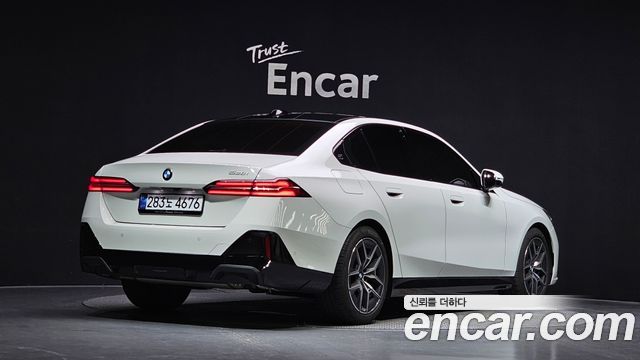 BMW 5-Series 2026 — photo 2