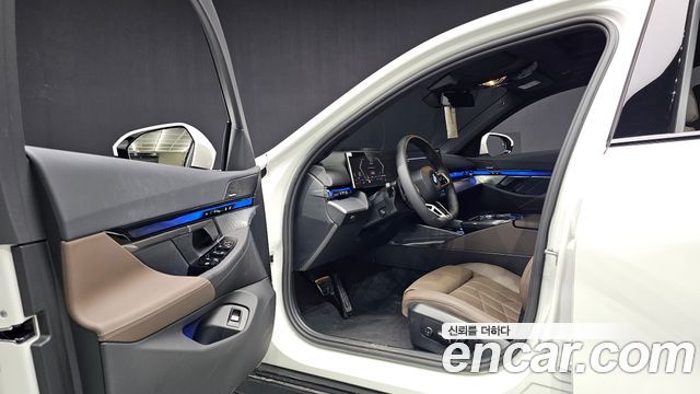 BMW 5-Series 2026 — photo 10