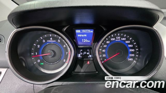 Hyundai AVANTE 2013 — photo 8