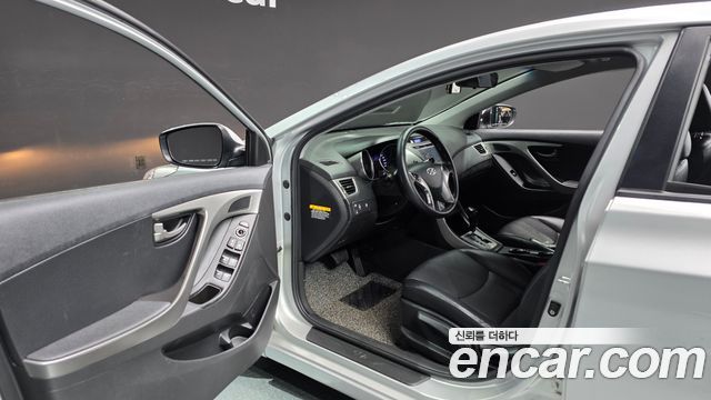 Hyundai AVANTE 2013 — photo 10