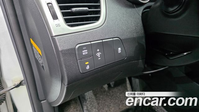 Hyundai AVANTE 2013 — photo 12