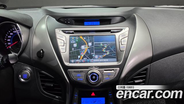 Hyundai AVANTE 2013 — photo 17