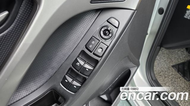 Hyundai AVANTE 2013 — photo 19