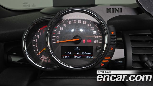 Mini Cooper Convertible 2017 — photo 8