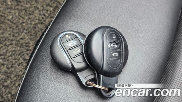 Mini Cooper Convertible 2017 — photo 15
