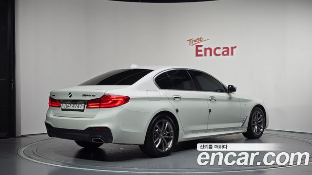 BMW 5-Series 2018 — photo 2