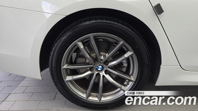 BMW 5-Series 2018 — photo 5