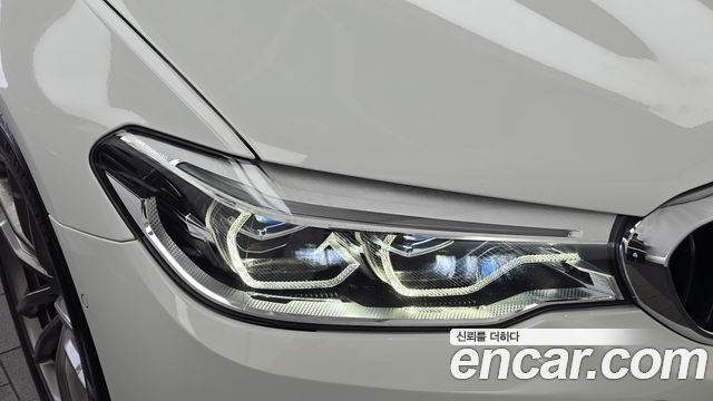 BMW 5-Series 2018 — photo 8
