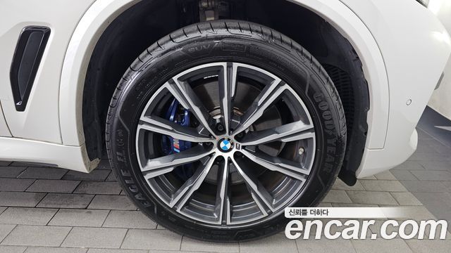 BMW X5 2019 — photo 7