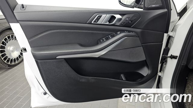BMW X5 2019 — photo 14