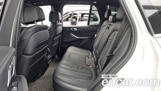 BMW X5 2019 — photo 16