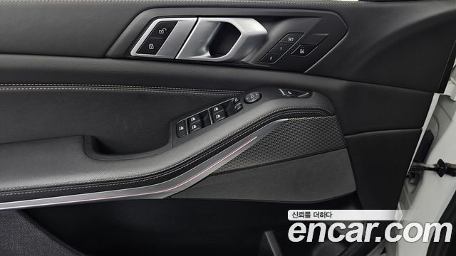 BMW X5 2019 — photo 27