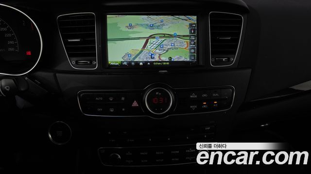 Kia K7 2016 — photo 19