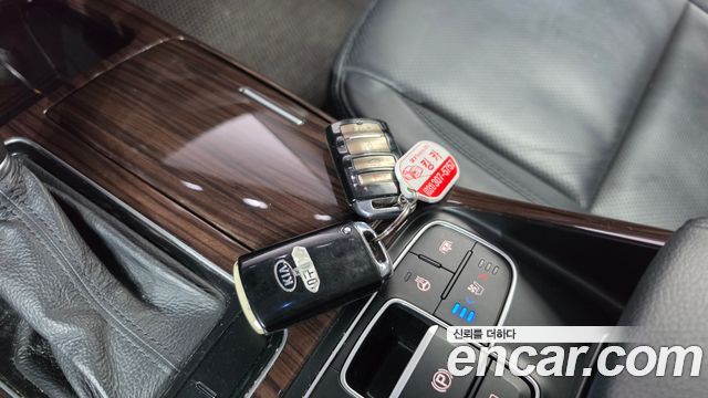 Kia K7 2016 — photo 22