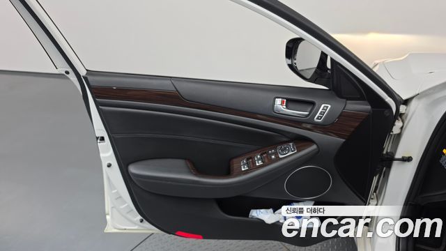 Kia K7 2016 — photo 14