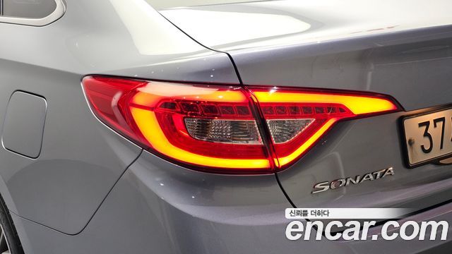 Hyundai Sonata 2016 — photo 9