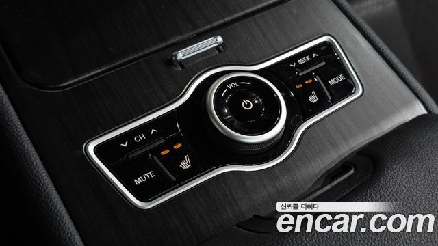 Kia K7 2012 — photo 18