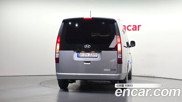 Hyundai Staria 2025 — photo 4
