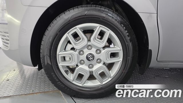 Hyundai Staria 2025 — photo 5