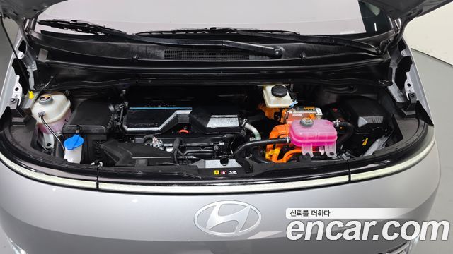 Hyundai Staria 2025 — photo 6