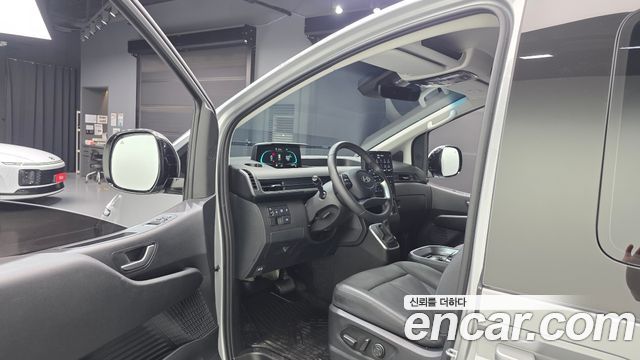 Hyundai Staria 2025 — photo 13