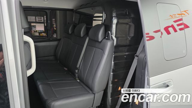 Hyundai Staria 2025 — photo 17