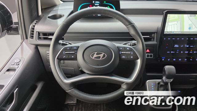 Hyundai Staria 2025 — photo 18