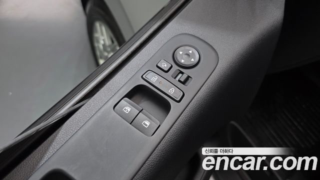 Hyundai Staria 2025 — photo 19