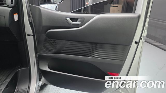 Hyundai Staria 2025 — photo 15
