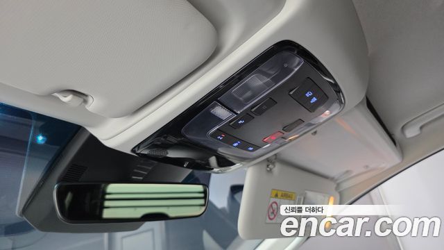 Hyundai Staria 2025 — photo 27