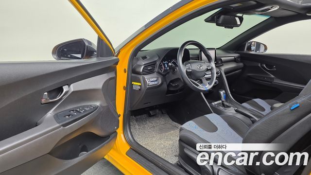 Hyundai Veloster 2018 — photo 13
