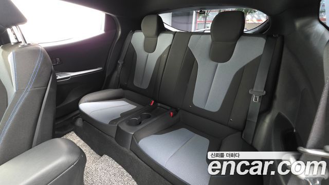 Hyundai Veloster 2018 — photo 18