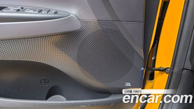 Hyundai Veloster 2018 — photo 24
