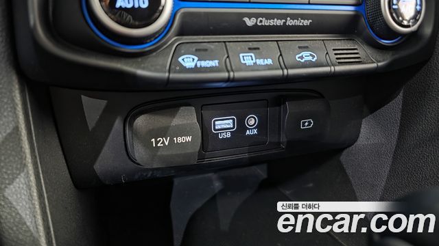 Hyundai Veloster 2018 — photo 27
