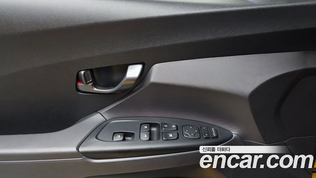 Hyundai Veloster 2018 — photo 28