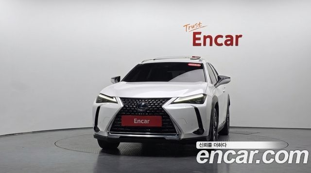 Lexus UX 2019 — photo 3