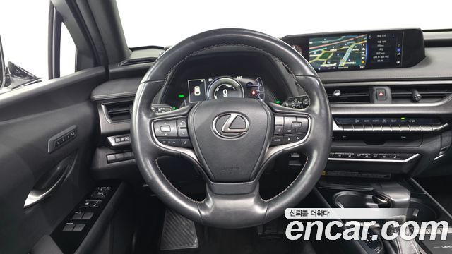 Lexus UX 2019 — photo 18