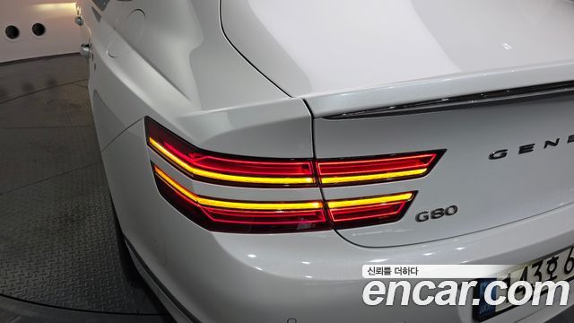 Genesis G80 2022 — photo 9