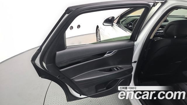Genesis G80 2022 — photo 15