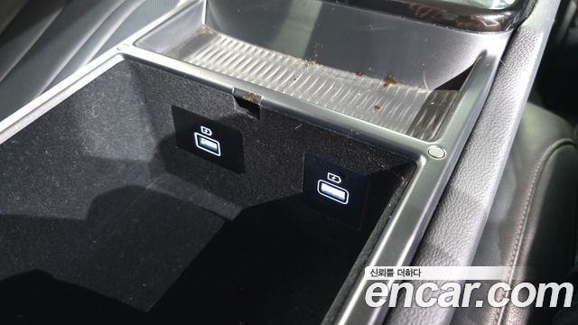 Genesis G80 2022 — photo 31