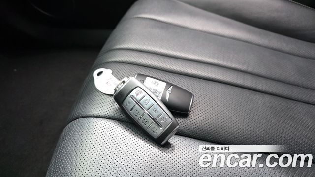 Genesis G80 2022 — photo 34