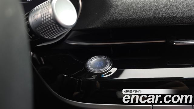 Genesis G80 2022 — photo 39